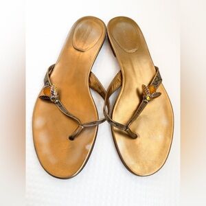 EUC Gucci Gold Logo Thong Sandals with Jeweled Bee Size 10